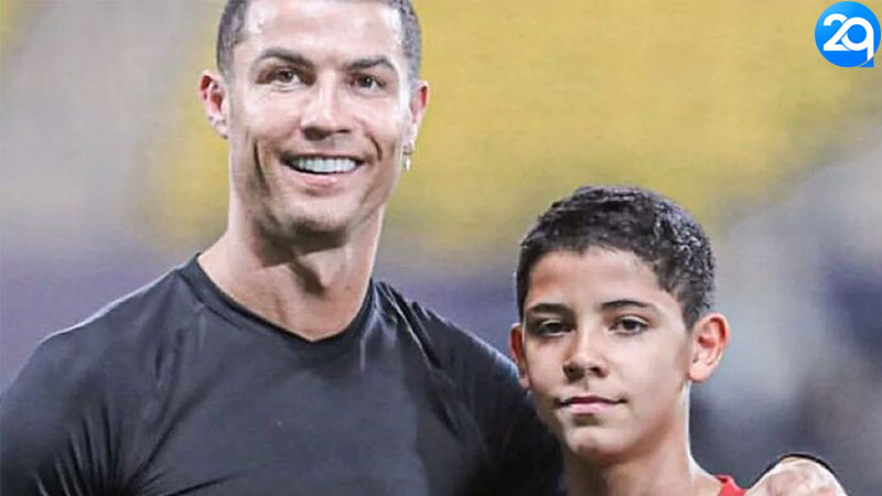 ronaldo-co-may-vo-2
